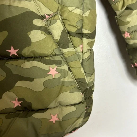 GAP Kids Camo Puffer Zip Up Jacket Size M